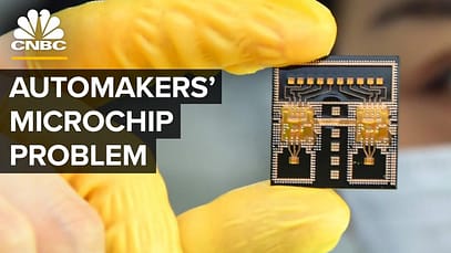 Perché microchip minuscoli stanno paralizzando l’industria automobilistica globale e facendo salire i prezzi | CNBC