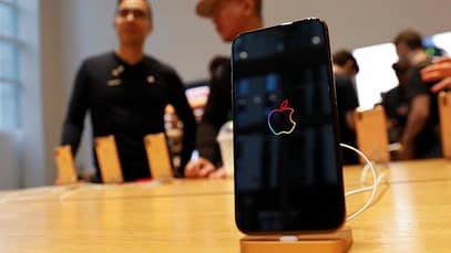 Apple-is-joining-up-with-Goldman-Sachs